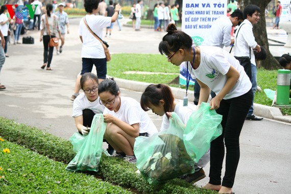 Vietnam responds to Earth Day 2013 - ảnh 1